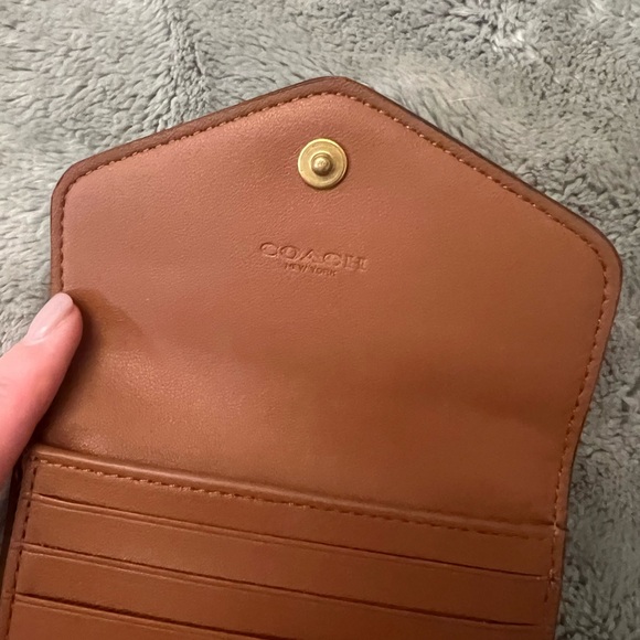 Pink and dark green wallet by Coach - Picture 4 of 7